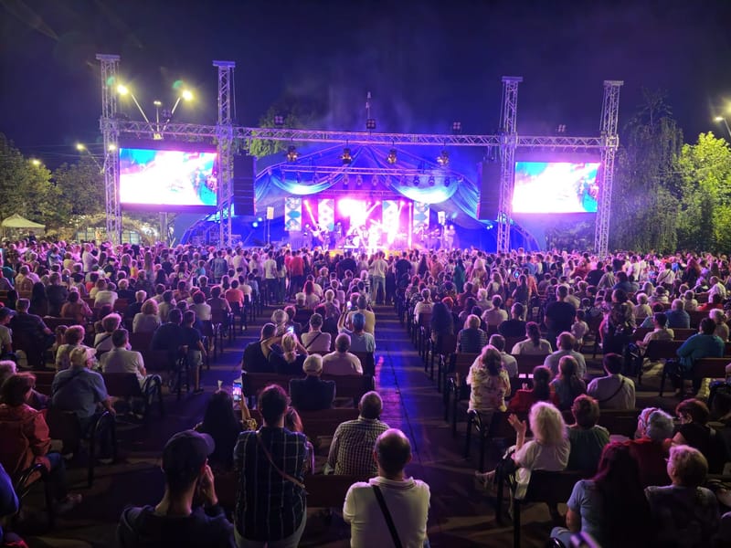 De prin țară adunate