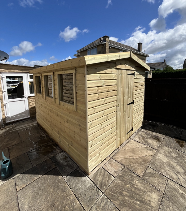 8 x 10 Apex shed Fitted in Swindon