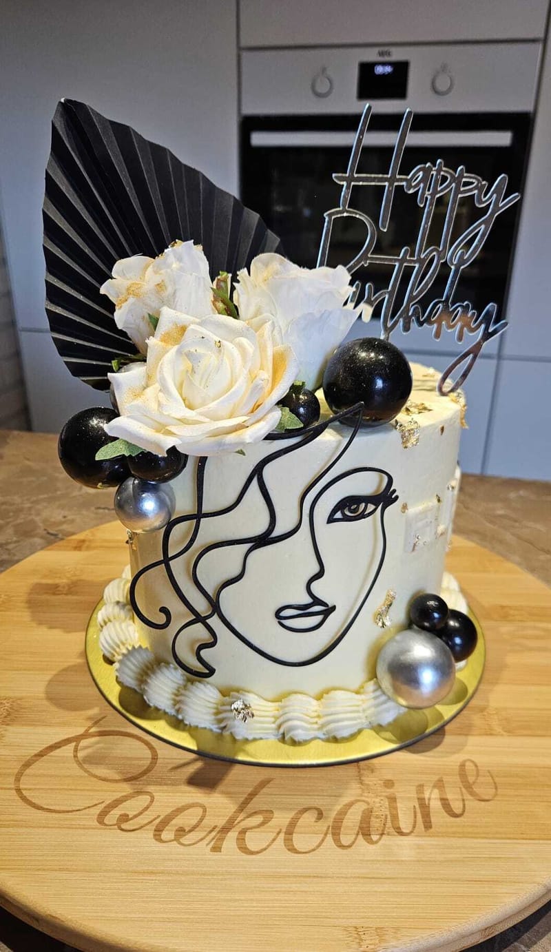 Custom cakes - Cookcaine