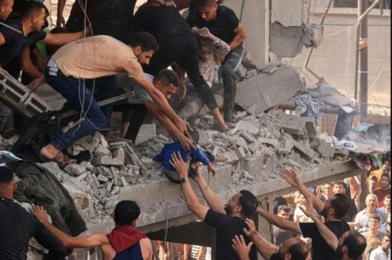 Más de 10 palestinos muertos en nuevos bombardeos israelíes sobre Ga...