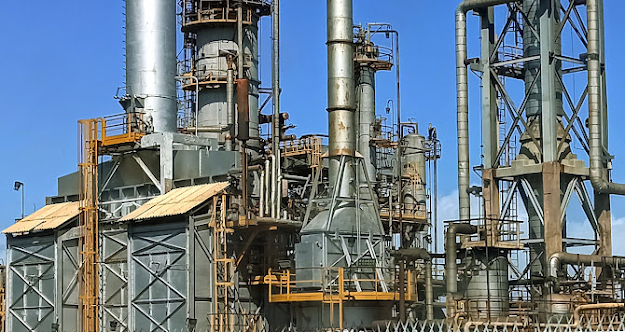 Estados Unidos saquea a Venezuela trece mil millones de dólares en  petróleo semestrales. Por Luis Britto García