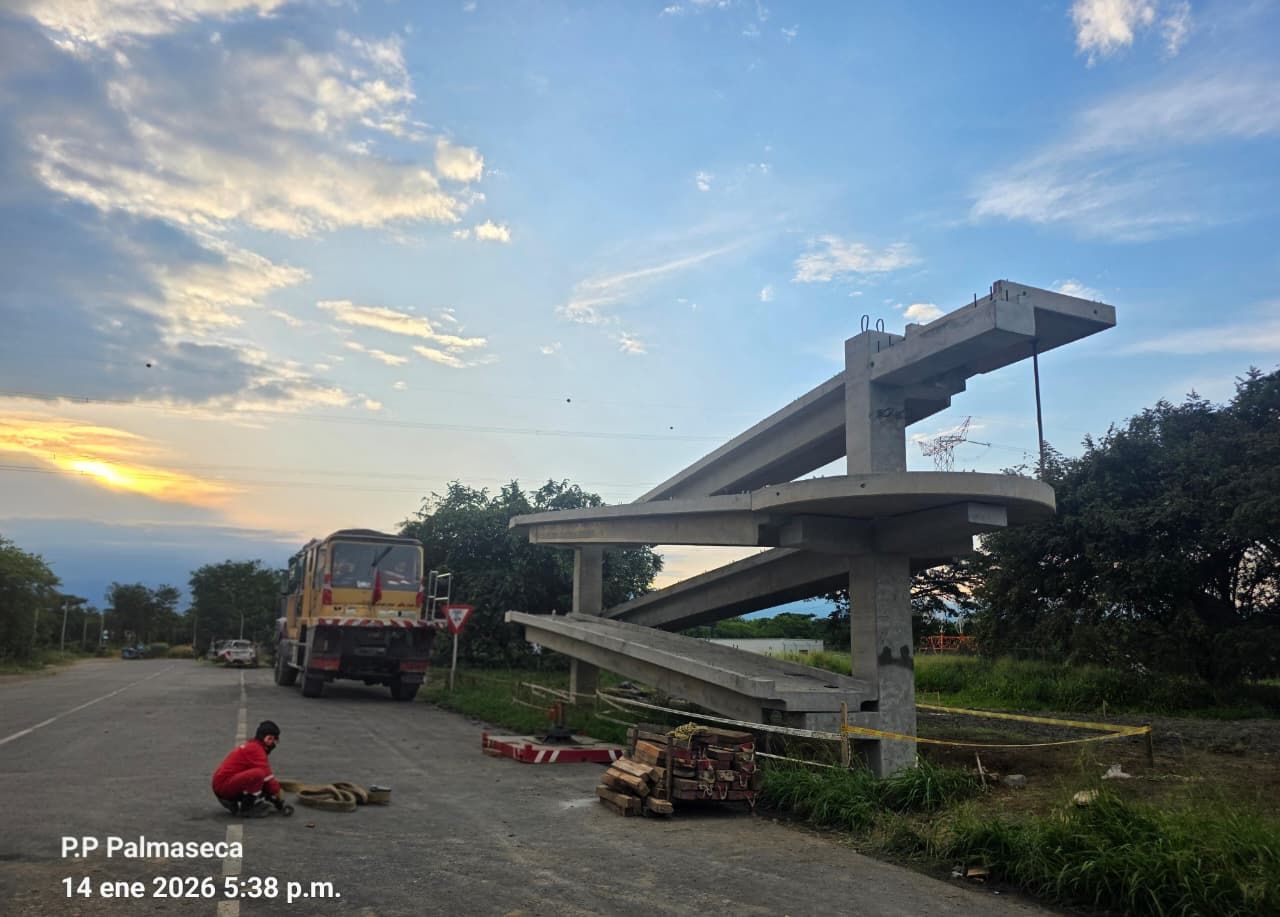 Puente Peatonal Palmaseca COLOMBIA