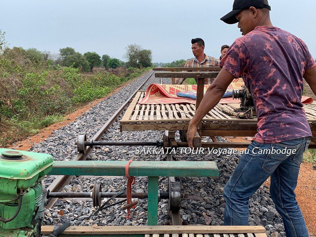 Promenade en train de bambou à Battambang