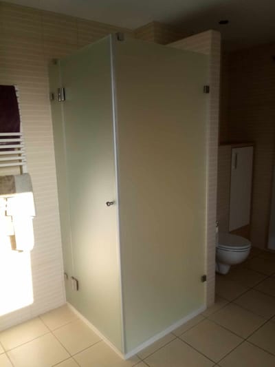 Szklarz i usługi szklarskie