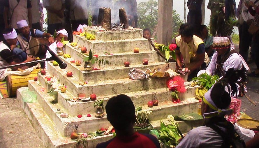 Tiered Pyramid Suptulung