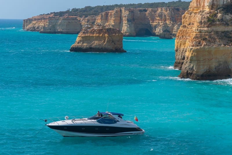 How Much Does a Yacht Charter in the Algarve Cost? A Complete Price Guide