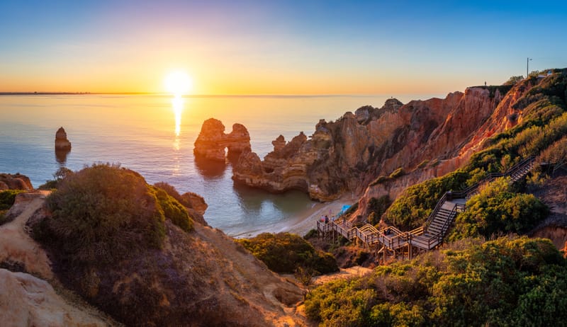 Why Early Summer Is the Best Time to Charter a Yacht in the Algarve