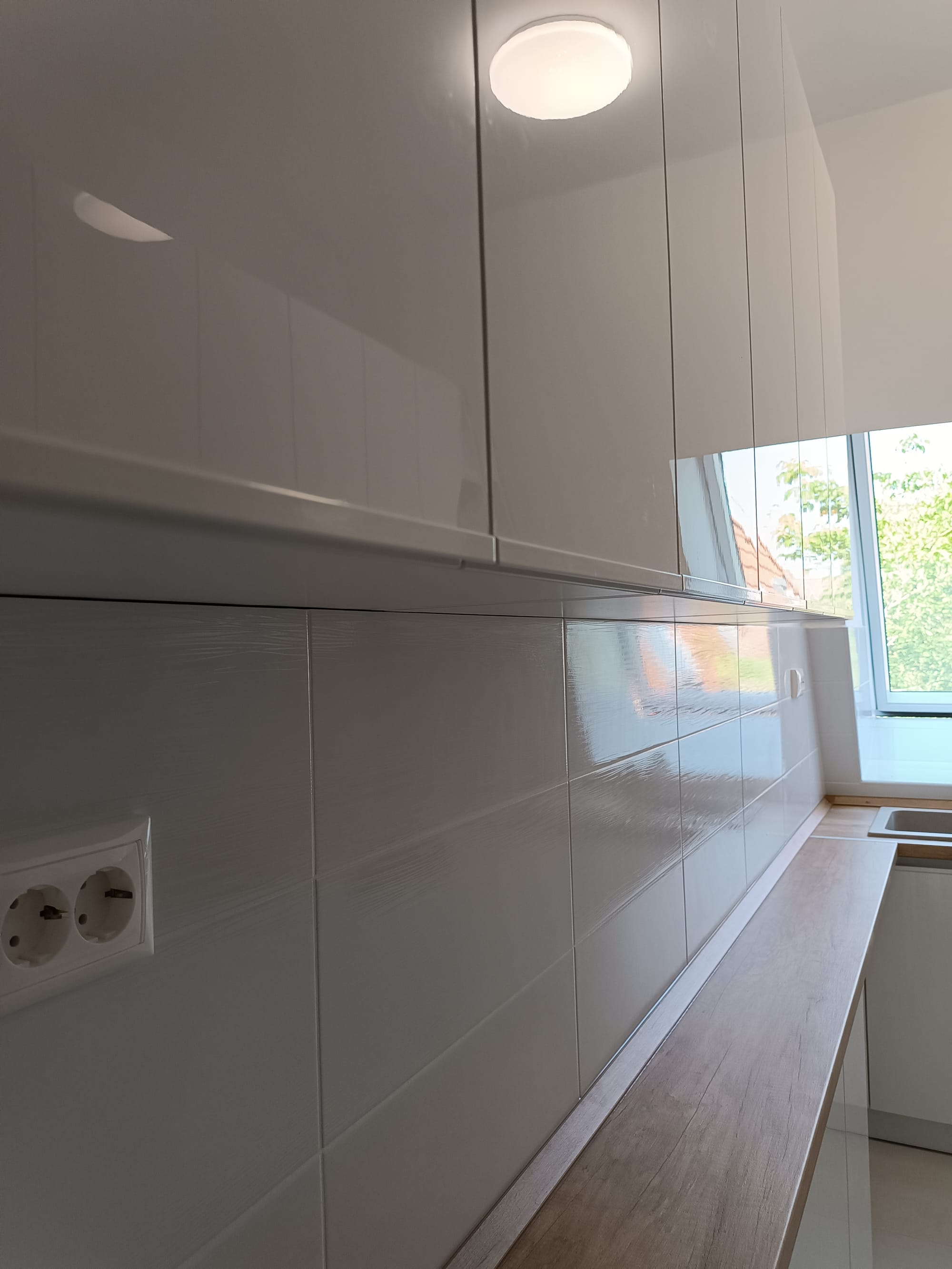 Egy csodás keskeny mégis tágas konyhabútor