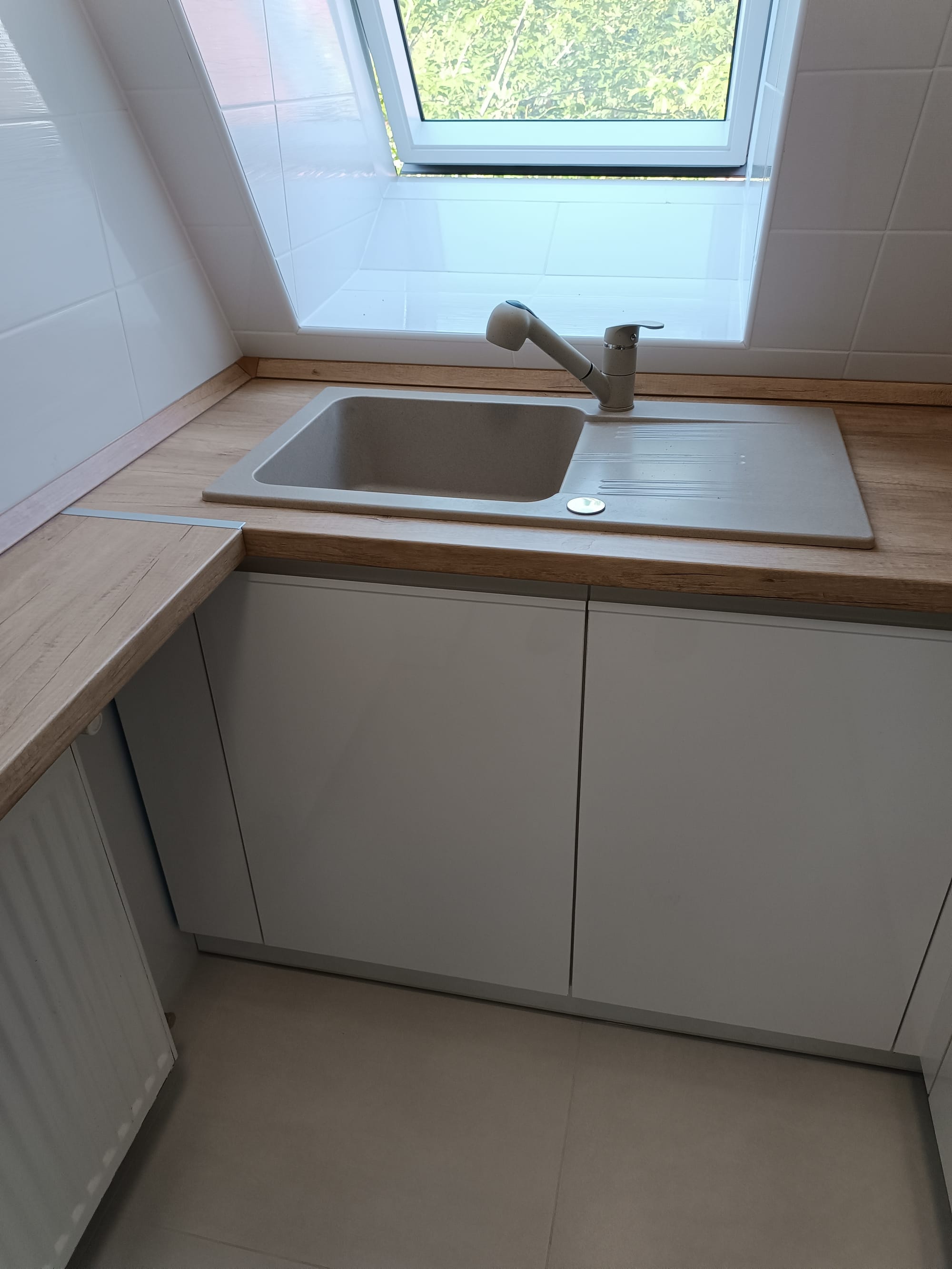 Egy csodás keskeny mégis tágas konyhabútor