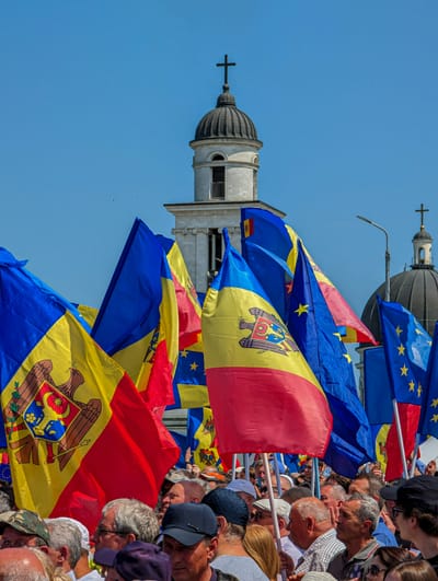 When Poland Speaks with One Voice: Media Unity on Moldova’s Elections and Russian Threats