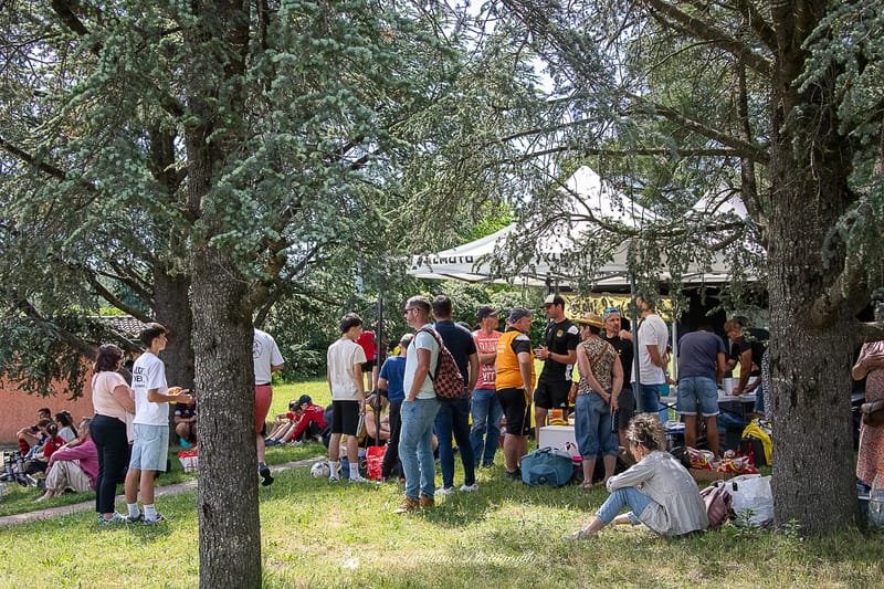 Images autour du terrain des spectateurs 