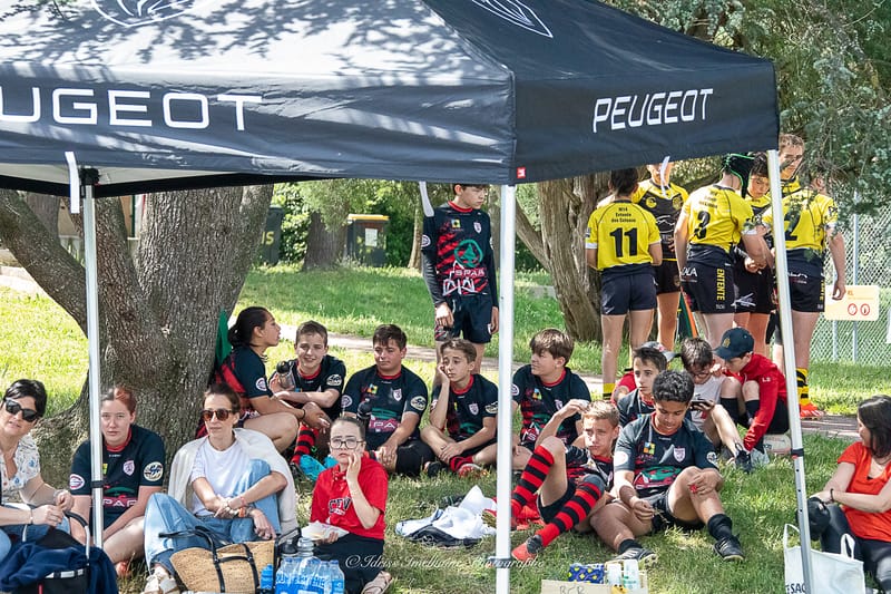 Images autour du terrain des spectateurs 