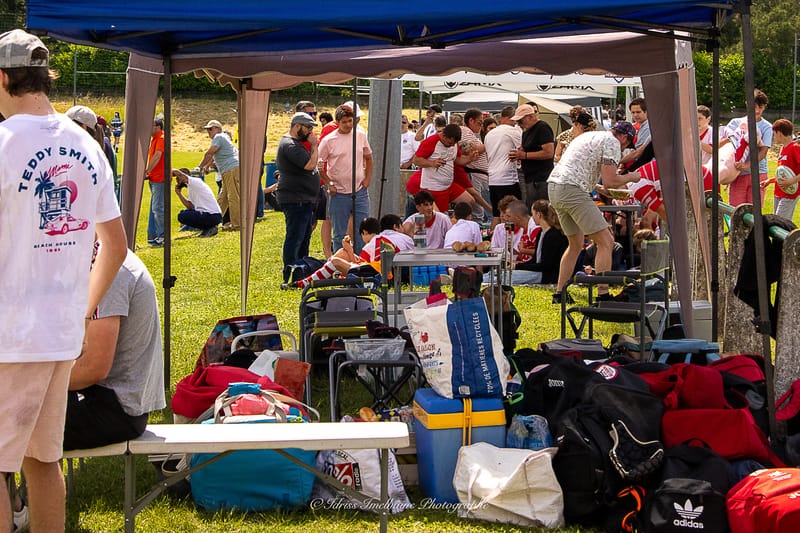 Images autour du terrain des spectateurs 