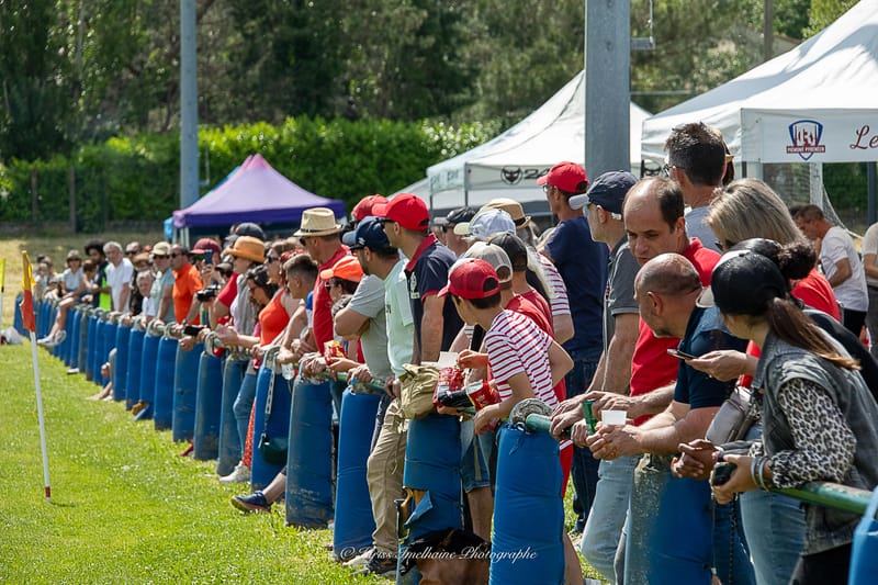 Images autour du terrain des spectateurs 