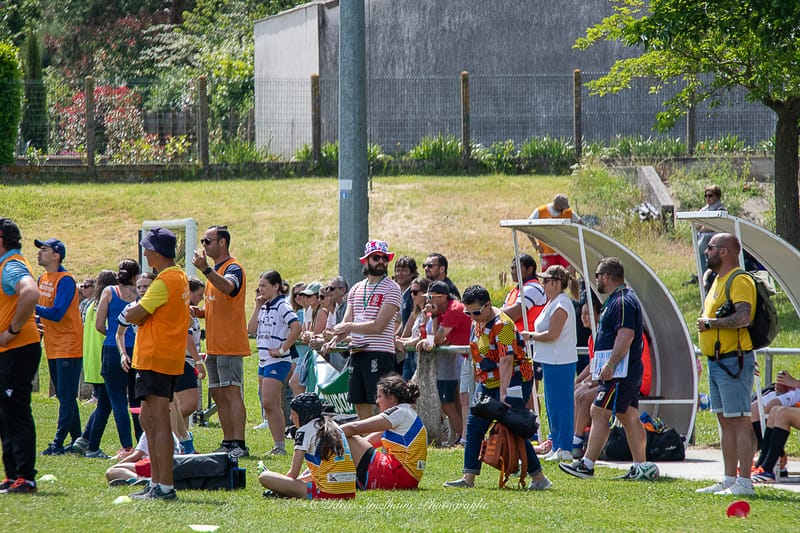 Images autour du terrain des spectateurs 