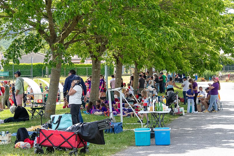 Images autour du terrain des spectateurs 