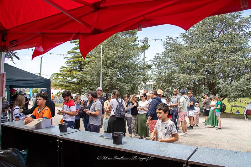 Images autour du terrain des spectateurs 