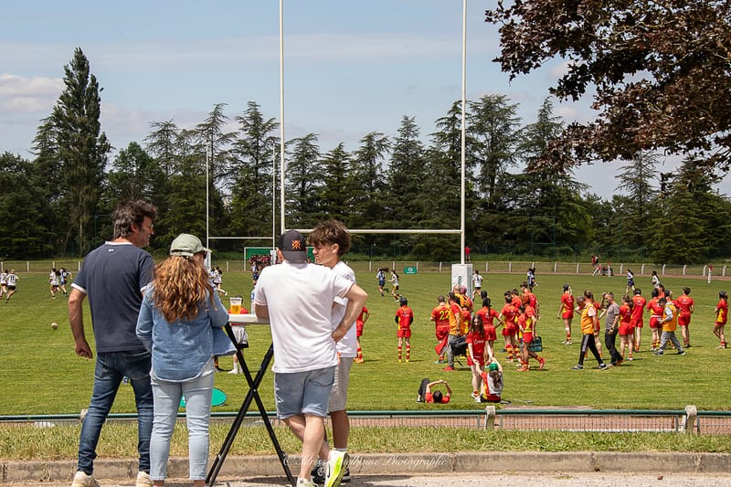 Images autour du terrain des spectateurs 