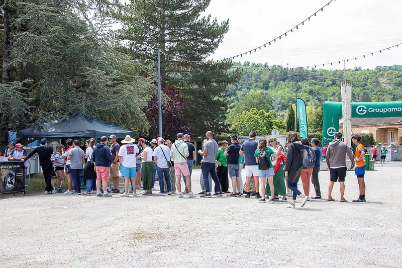 Images autour du terrain des spectateurs 