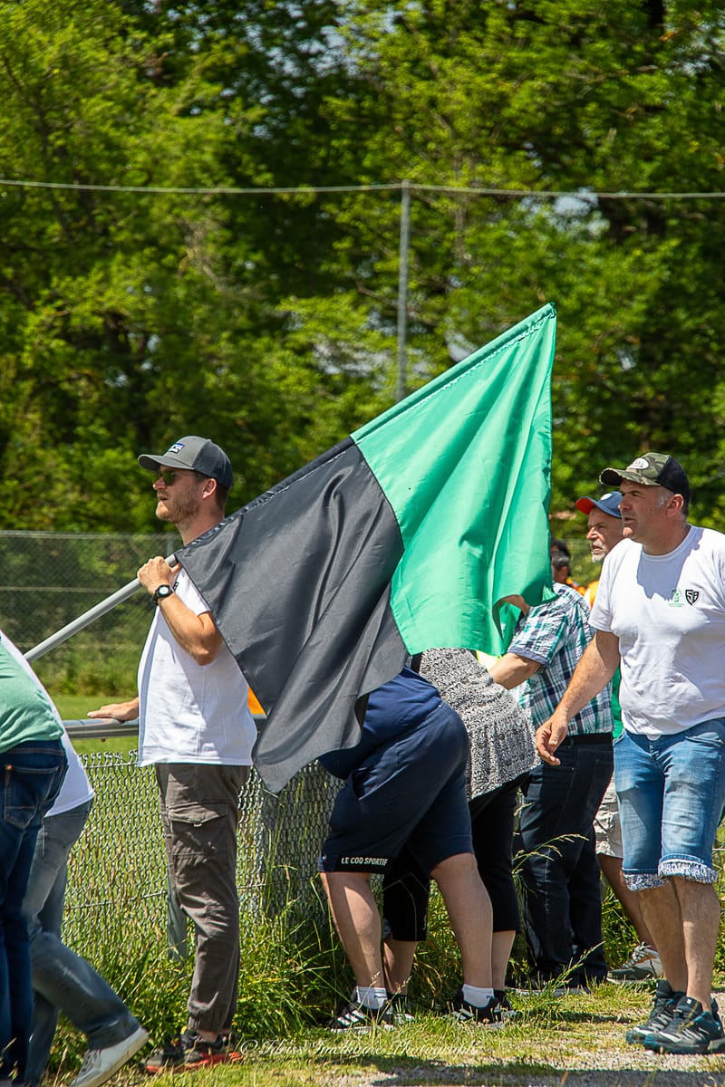 Images autour du terrain des spectateurs 