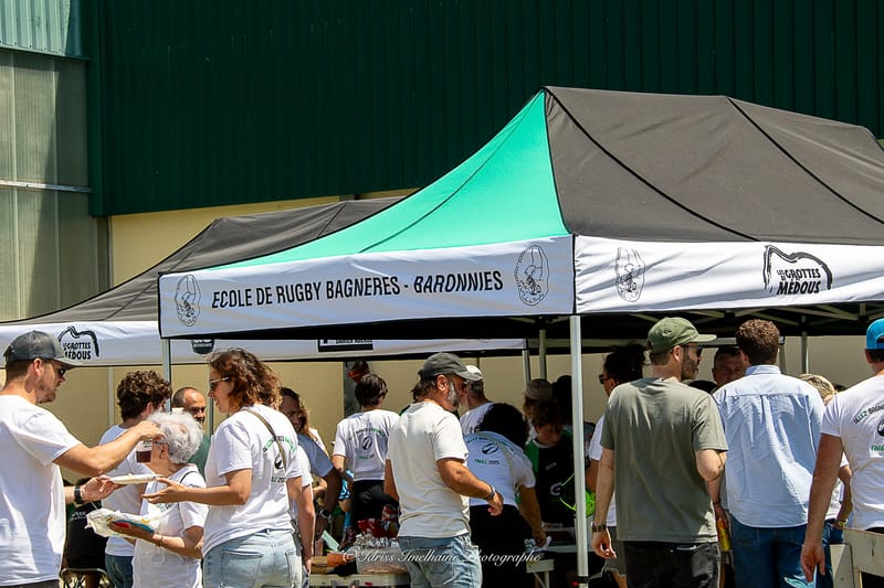 Images autour du terrain des spectateurs 