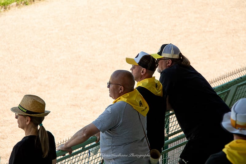 Images autour du terrain des spectateurs 