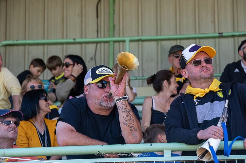 Images autour du terrain des spectateurs 