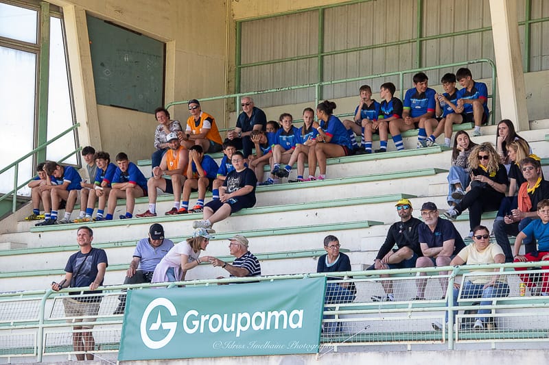 Images autour du terrain des spectateurs 