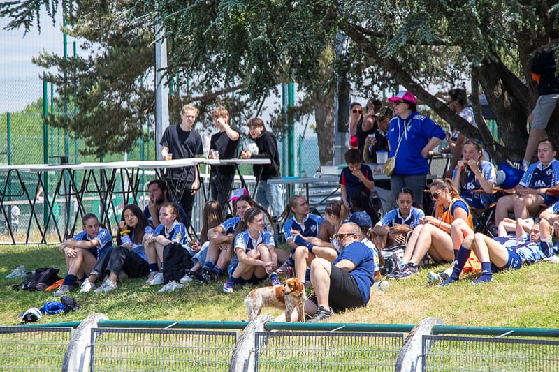 Images autour du terrain des spectateurs 