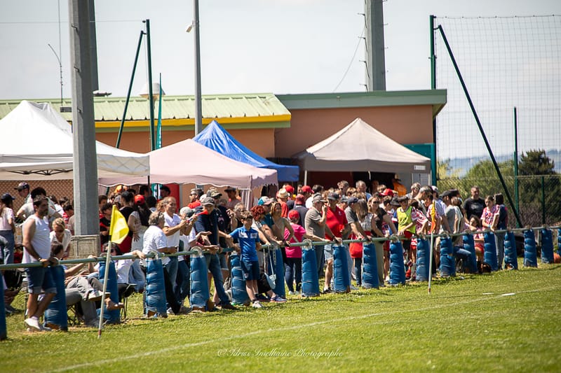 Images autour du terrain des spectateurs 