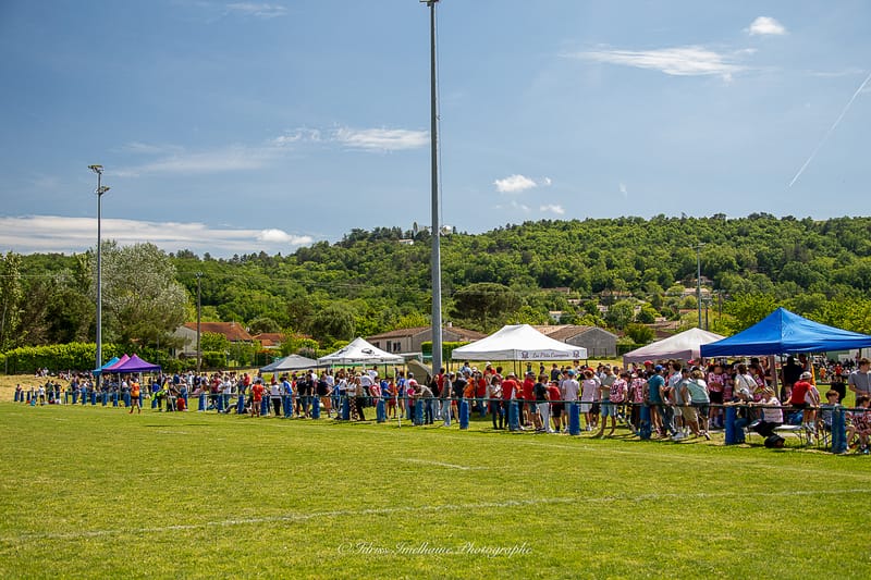 Images autour du terrain des spectateurs 