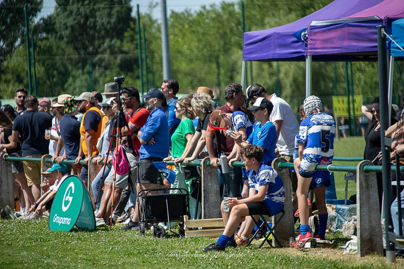 Images autour du terrain des spectateurs 