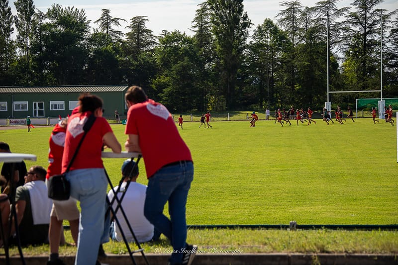 Images autour du terrain des spectateurs 