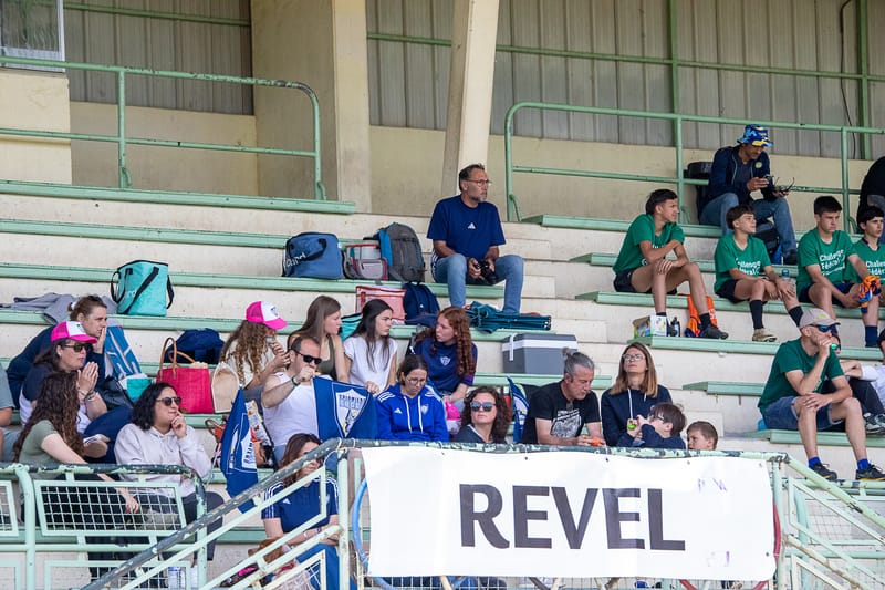 Images autour du terrain des spectateurs 