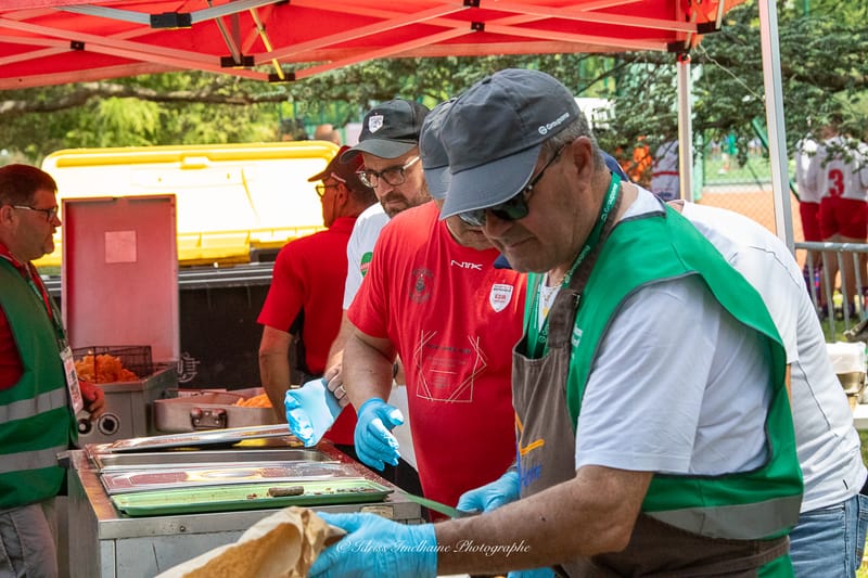 Images autour du terrain des spectateurs 