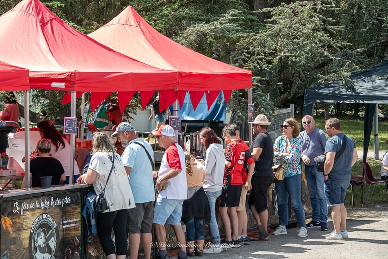 Images autour du terrain des spectateurs 