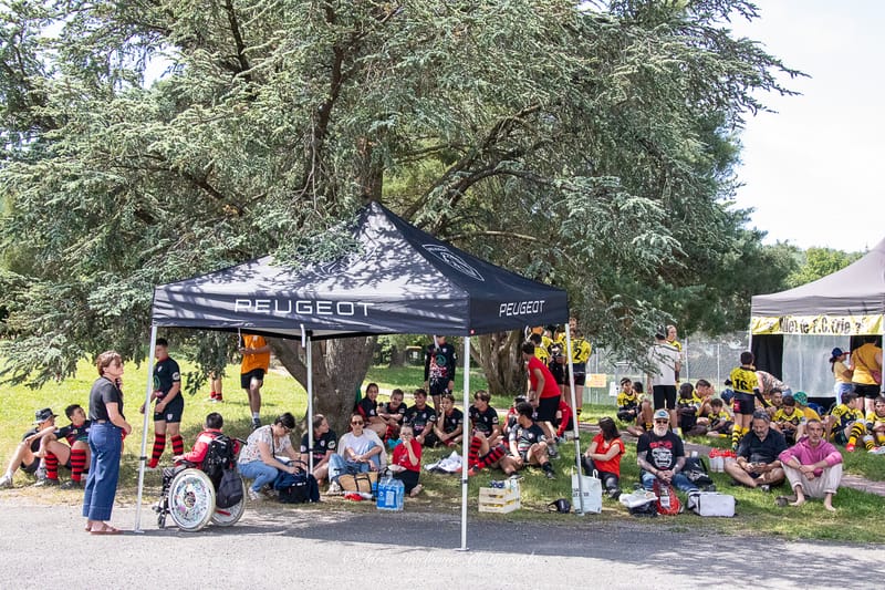 Images autour du terrain des spectateurs 