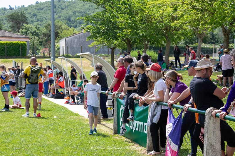 Images autour du terrain des spectateurs 