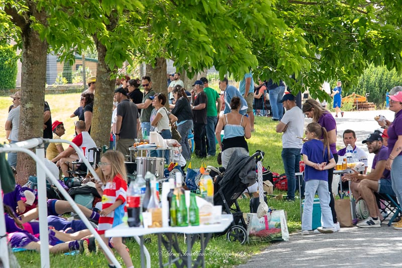 Images autour du terrain des spectateurs 