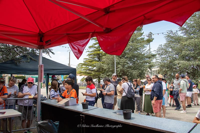 Images autour du terrain des spectateurs 