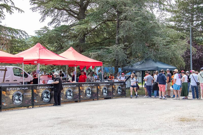 Images autour du terrain des spectateurs 