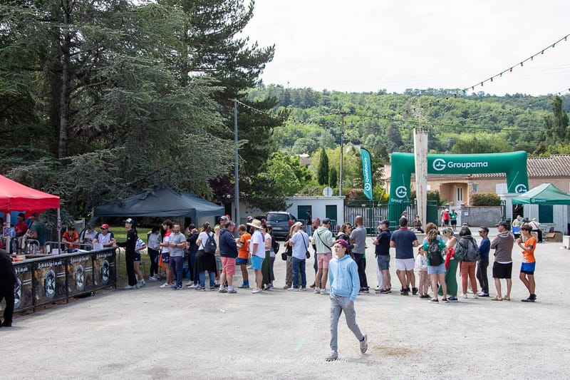 Images autour du terrain des spectateurs 