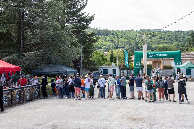 Images autour du terrain des spectateurs 