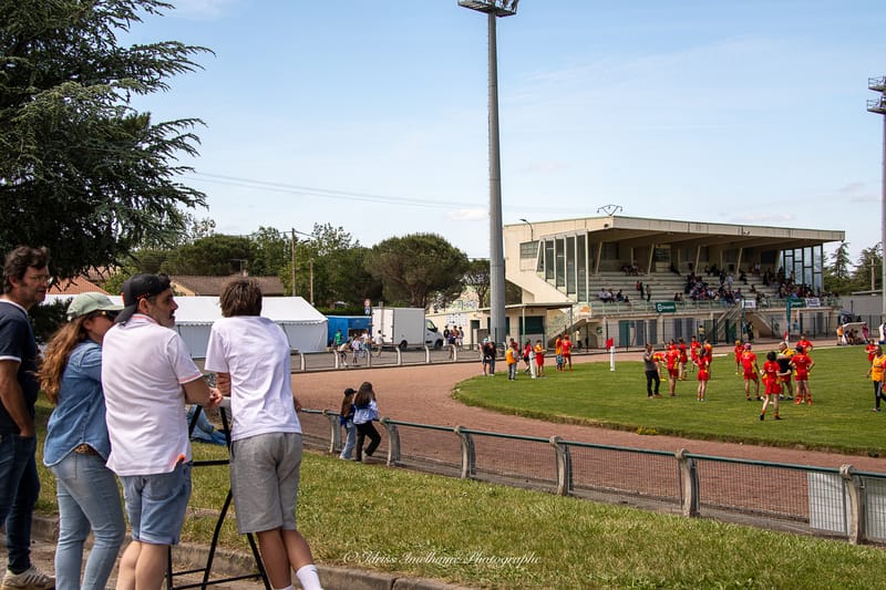 Images autour du terrain des spectateurs 