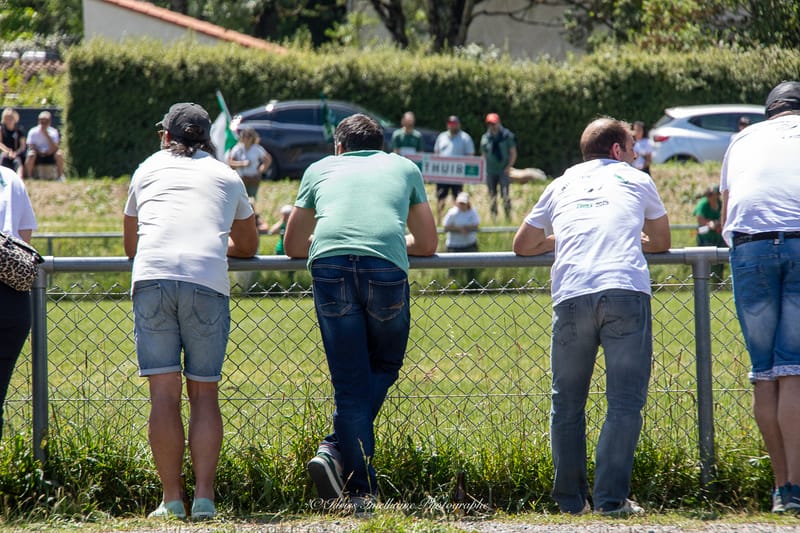 Images autour du terrain des spectateurs 
