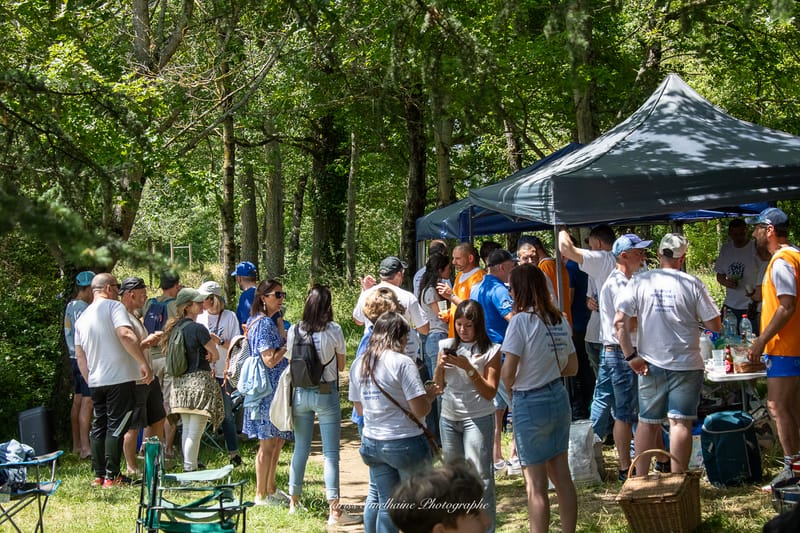 Images autour du terrain des spectateurs 