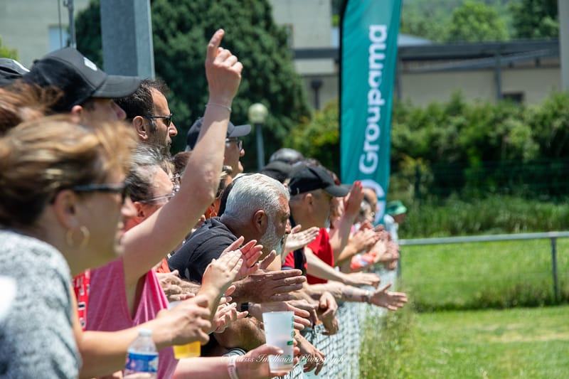 Images autour du terrain des spectateurs 