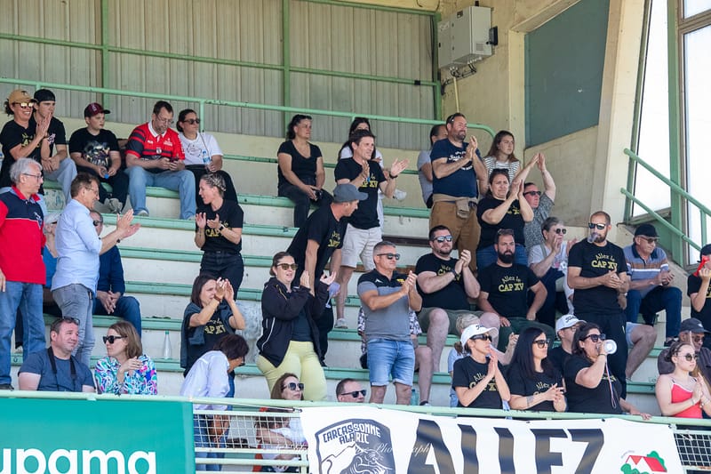 Images autour du terrain des spectateurs 