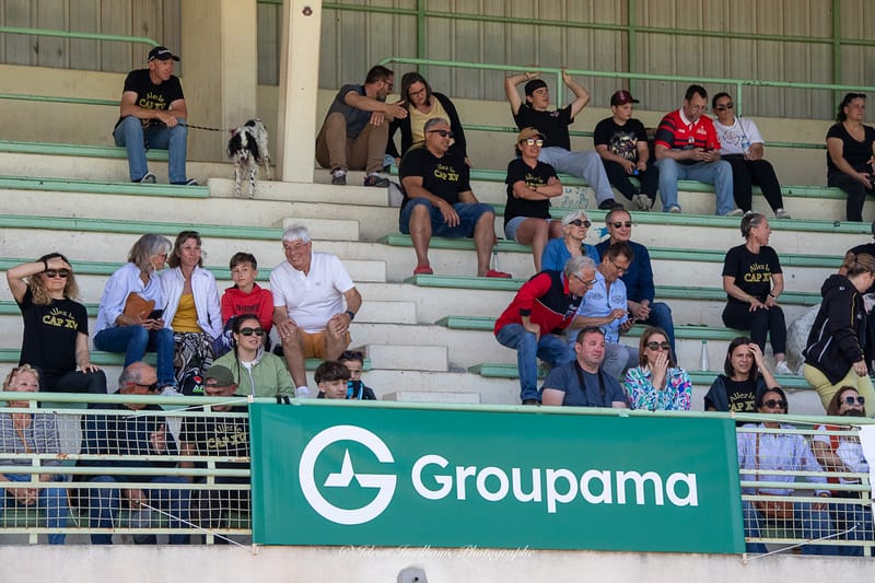 Images autour du terrain des spectateurs 