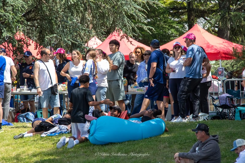 Images autour du terrain des spectateurs 